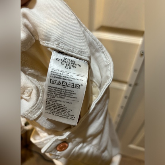 #34 Old Navy Off White Jeans - Picture 2 of 2